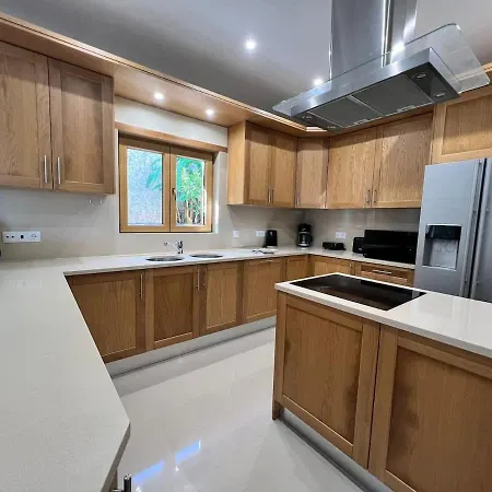 Feriehus Pedra Luxe - Spacious Modern *