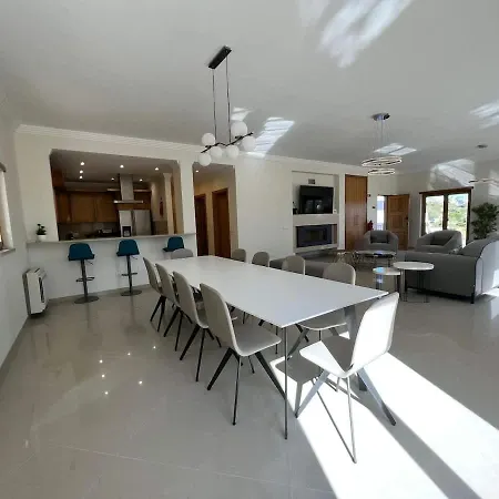 Feriehus Pedra Luxe - Spacious Modern Albufeira