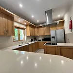 Pedra Luxe - Spacious Modern Vila