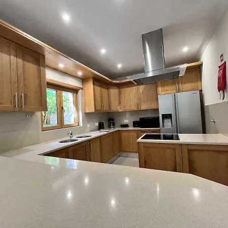 Pedra Luxe - Spacious Modern Villa