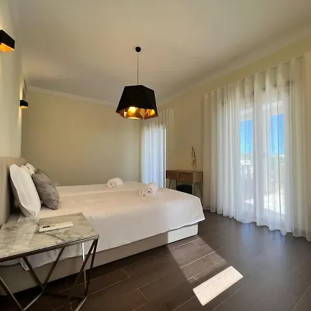 Villa Pedra Luxe - Spacious Modern